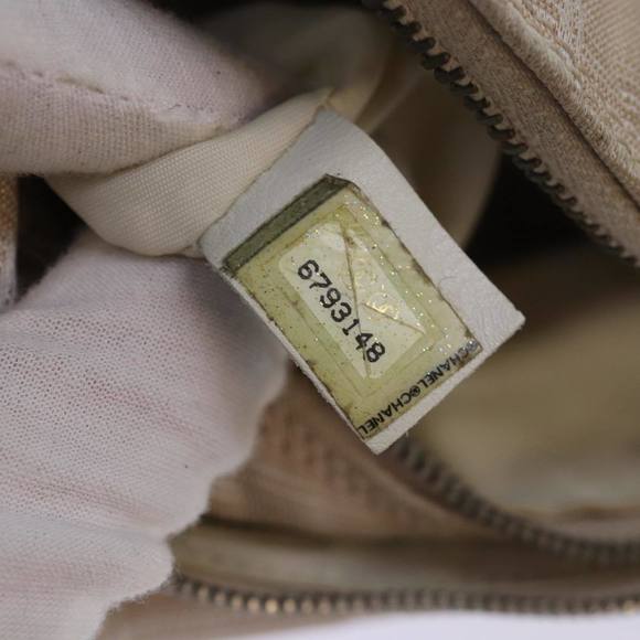 CHANEL New Travel Line Vanity Pouch Nylon Beige CC Auth ac3094 - Picture 12 of 16